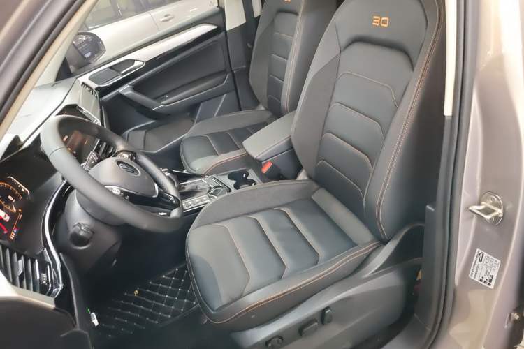 Used Volkswagen Tayron  Left Front Seat