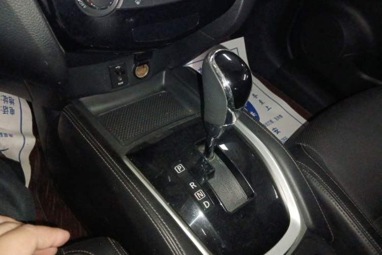 Used Nissan X-Trail 2017 2.0L CVT Comfort Edition 2WD Gear Lever