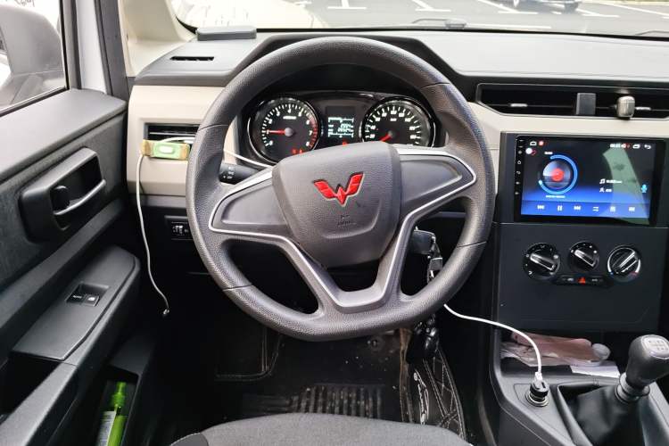 Used Wuling Zhengcheng 2021 1.5T Manual Comfort Version Steering Wheel