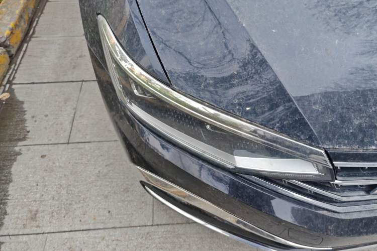 Used Volkswagen Magotan 2024 2 Million Units Zhongxiang Version 330TSI DSG Luxury Edition Right Front Headlight