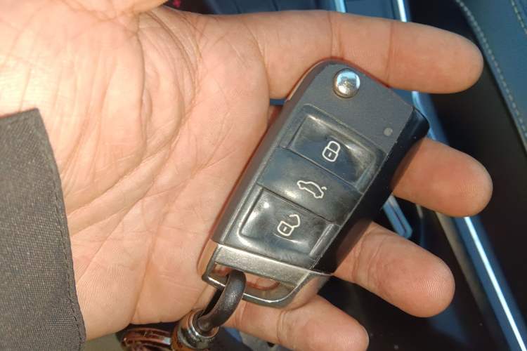 Used Volkswagen Passat 2017 1.8TSI DSG Government Procurement Version (CEA Engine) Vehicle Key