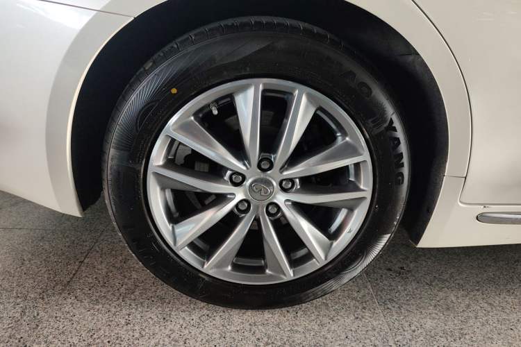 Used Infiniti Q50L 2018 2.0T Comfort Edition China VI Standard
