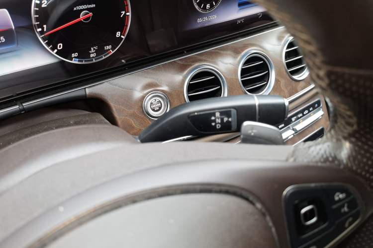 Used Mercedes-Benz E-Class 2019 E 300 L Luxury Model Gear Lever