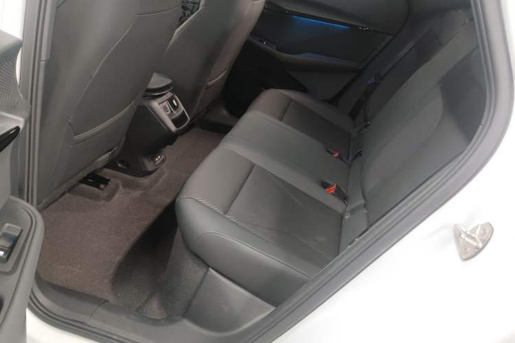 Used Volkswagen ID.UNYX 2024 Pro Long-Range Version Left Rear Seat