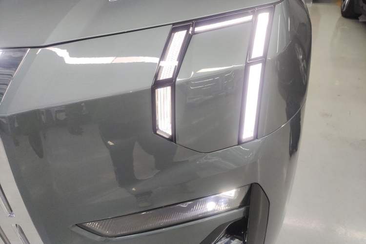 Used Zeekr 009 2024 Six-Seat Executive Version 4WD 108 kWh Left Front Headlight