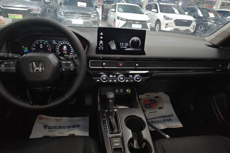 Used Honda Civic 2022 240TURBO CVT Dynamic Edition Audio And AC Panel