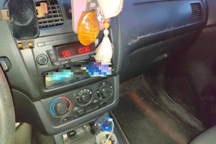 Used Dongfeng Fengon 330 2018 1.5L Manual Utility Version I DK15 Audio And AC Panel