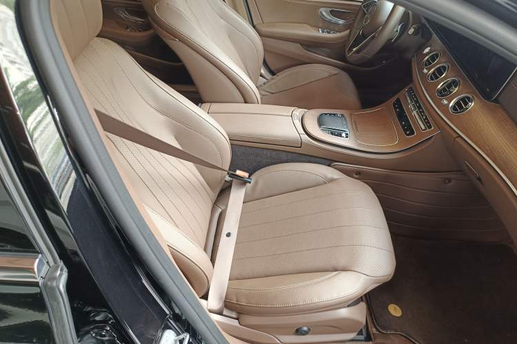 Used Mercedes-Benz E-Class 2023 Updated E 300 L Fashion Edition
