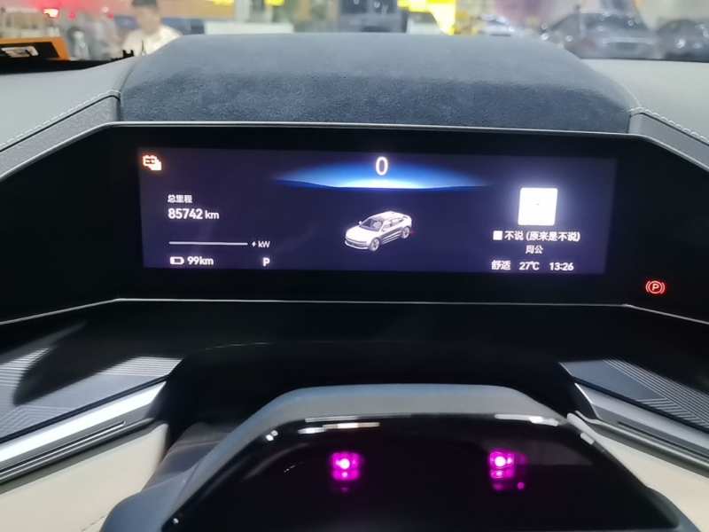 Used Zeekr 001 2023 WE Edition 86 kWh — 11