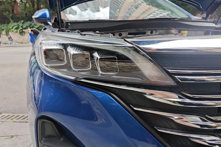 Used GAC Trumpchi GS5 2019 270T Automatic Luxury Edition Right Front Headlight