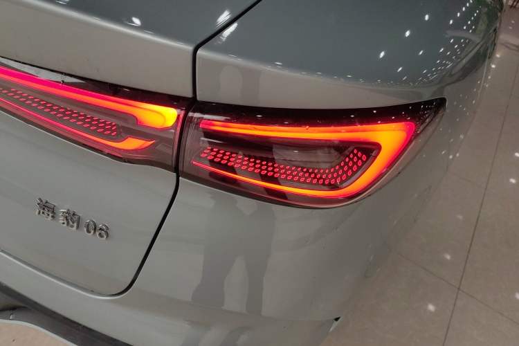 Used BYD Seal 06 New Energy 2024 DM-i 120KM Prestige Model Exterior 2