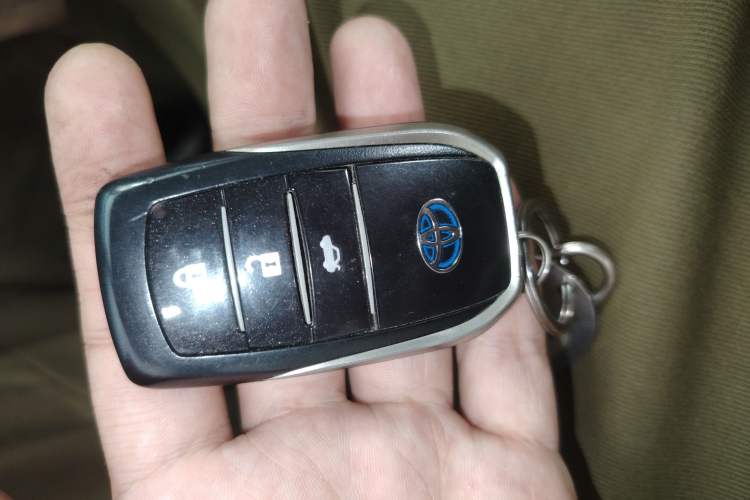 Used Toyota Levin 2016 Dual-Engine 1.8H GS E-CVT Elite Model with Sunroof
