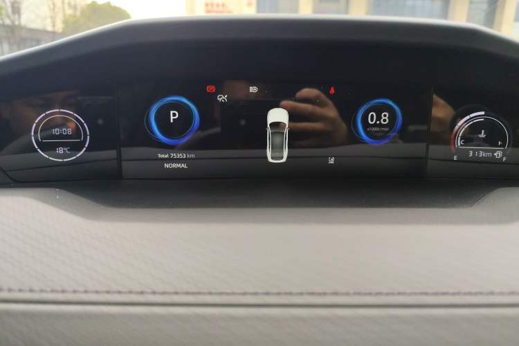 Used CHANGAN UNI-V 2022 1.5T Smart Navigation Version
