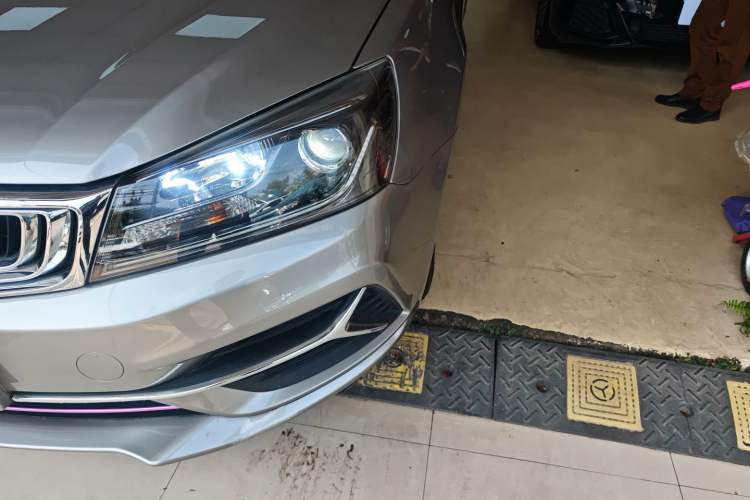 Used Geely Auto Emgrand 2019 Leading Edition 1.5L CVT Luxury Model China VI Standard