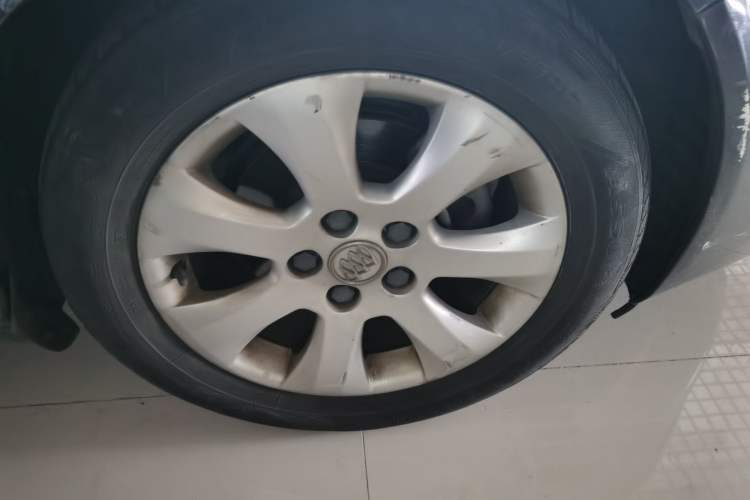 Used Buick Regal 2014 2.0L Leading Fashion Edition Right Front Wheel Hub