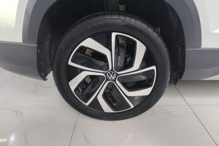 Used Volkswagen Tharu 2023 300TSI Two-Wheel-Drive Full Moon Edition Right Rear Wheel Hub