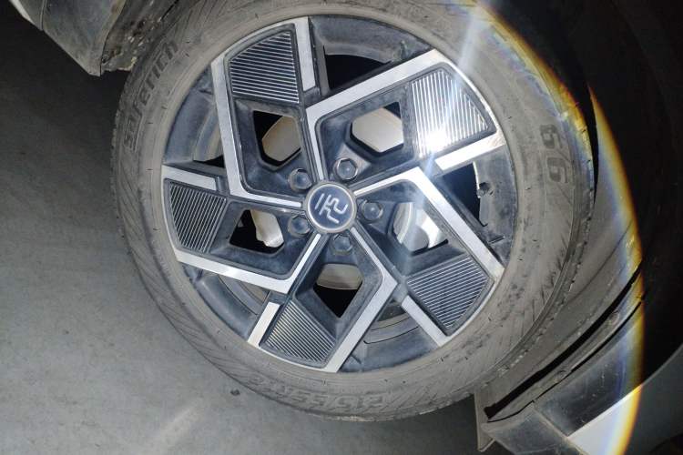 Used BYD Yuan PLUS 2022 510 km Flagship Version Right Front Wheel Hub