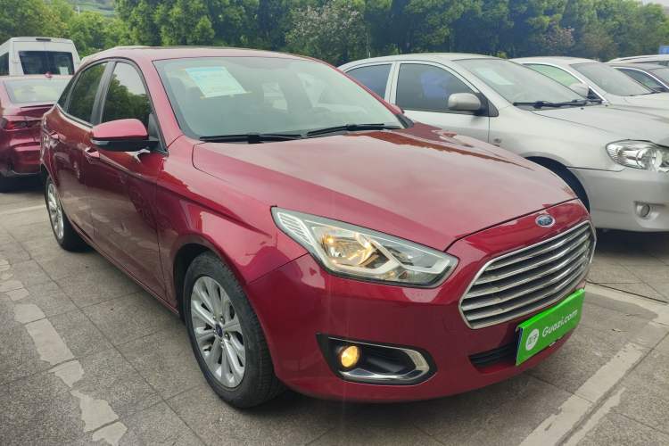 Used Ford Escort 2015 1.5L Manual Fashion Edition