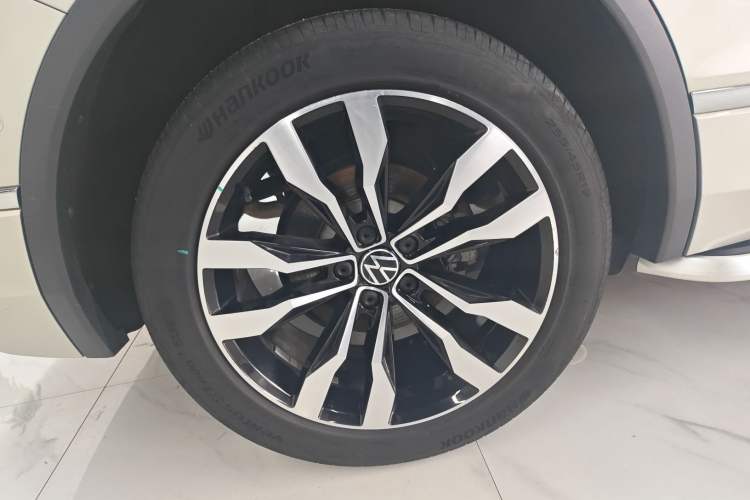 Used Volkswagen Tiguan L 2021 330TSI Automatic Two-Wheel Drive R-Line Enhanced Edition
