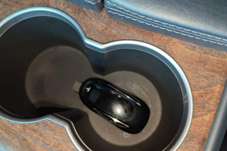 Used Tesla Model X 2019 Long-Range Version Interior 1