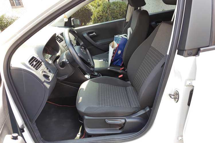 Used Volkswagen Polo 2016 1.6L Automatic Comfort Model