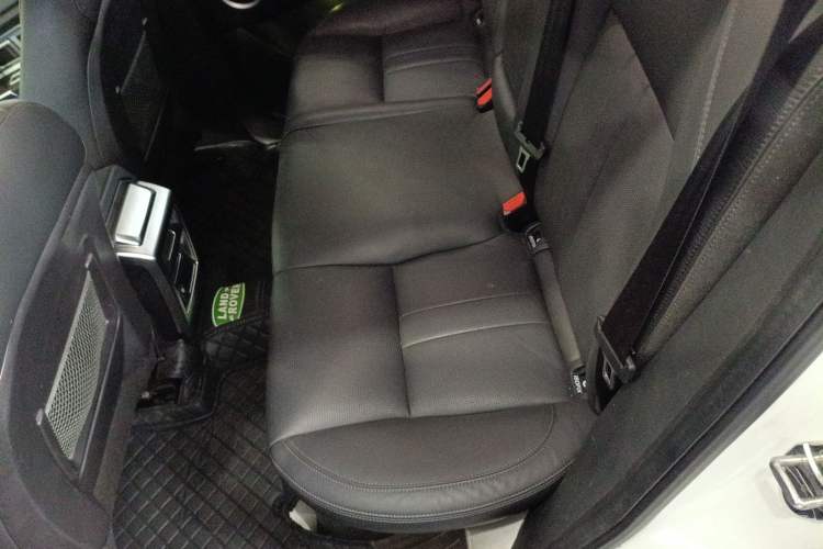 Used Land Rover Discovery Sport 2019 240 PS SE Version China VI Standard Left Rear Seat