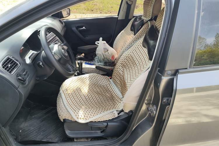 Used Volkswagen Polo 2011 1.6L Manual ZhiShang Edition