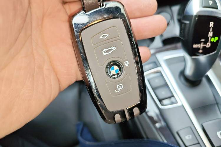 Used BMW 5 Series 2015 535Li Leading Model