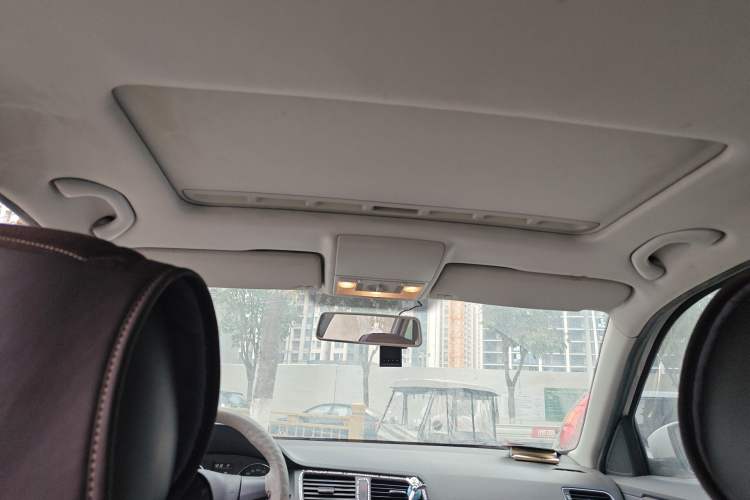 Used Volkswagen Gran Lavida 2013 1.6L Automatic Comfort Model Headliner