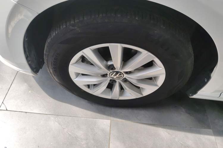 Used Volkswagen Lavida 2024 1.5L Automatic DeYi Edition Left Front Wheel Hub