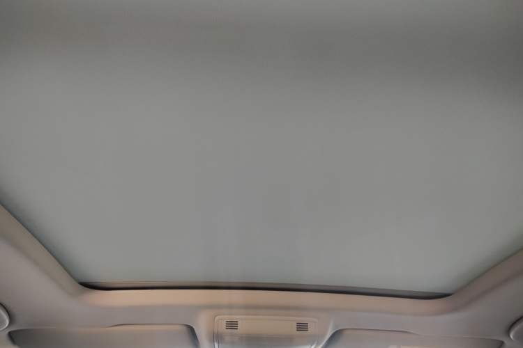 Used Volkswagen Tharu 2021 280TSI Two-Wheel-Drive Luxury Edition Headliner