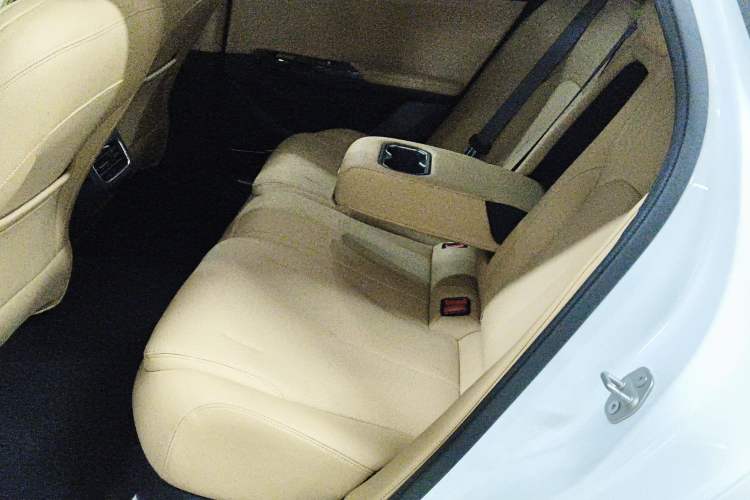 Used Geely Galaxy L6 2023 125km Starship
