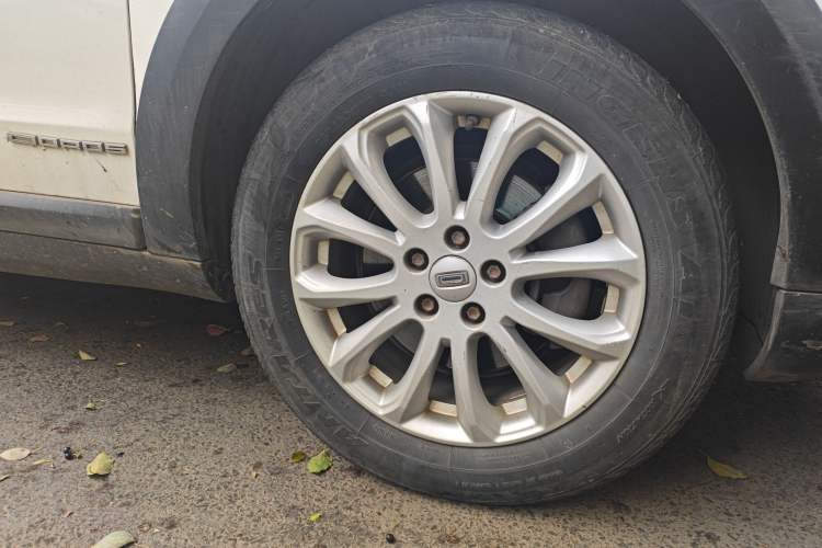 Used Qoros 3 2016 Urban SUV 1.6T Automatic Zhiyue Model