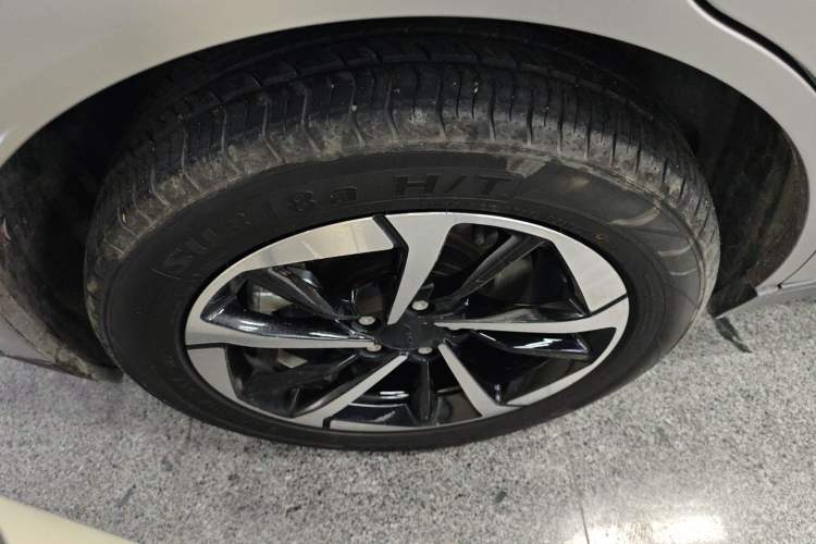 Used AION Y 2025 Plus 510 Enjoy Edition Right Rear Wheel Hub