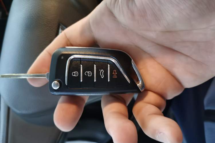 Used Chevrolet Cruze 2015 1.5L Automatic Fashion Navigation Edition Vehicle Key