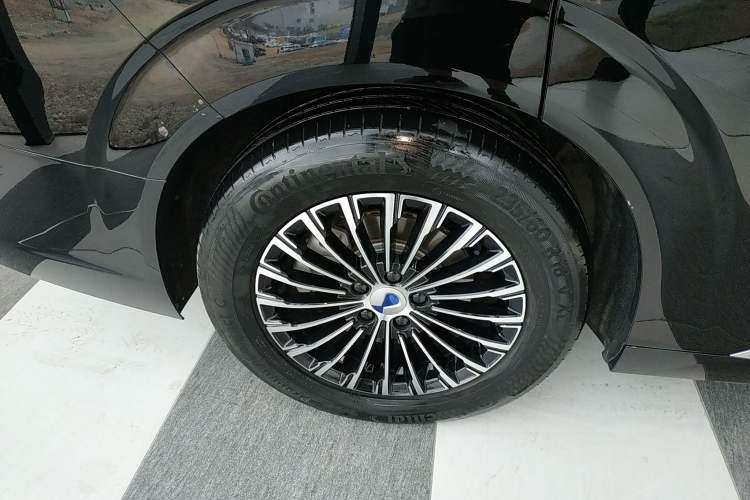 Used Denza D9 2024 DM-i 980 Four-Wheel Drive Prestige Model
