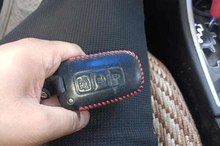 Used Hyundai Sonata 2014 2.4L Automatic Leading Edition China IV Standard Vehicle Key