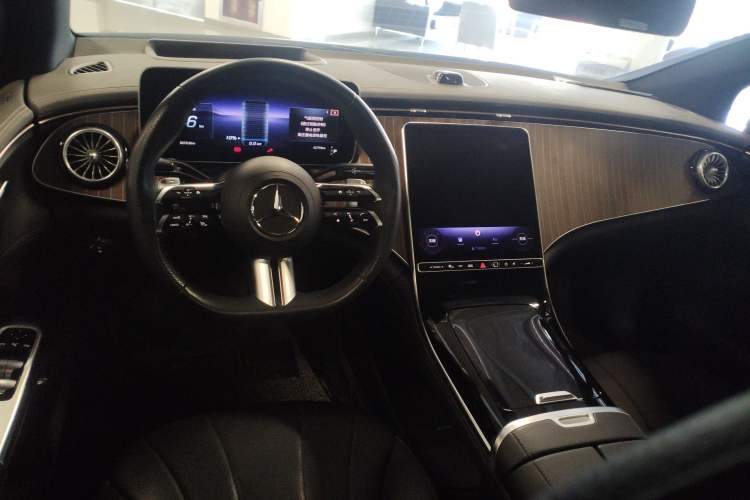 Used Mercedes-Benz EQE 2022 350 Luxury Edition Steering Wheel