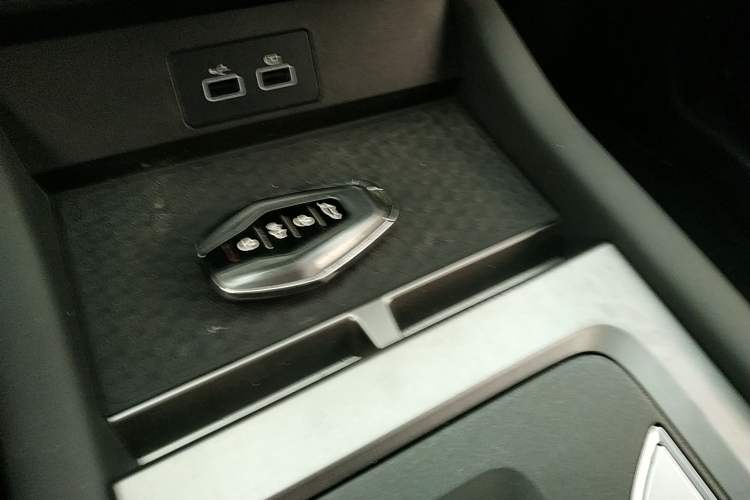 Used Soueast DX8S 2022 1.5T DCT Chieftain Edition 7-Seater