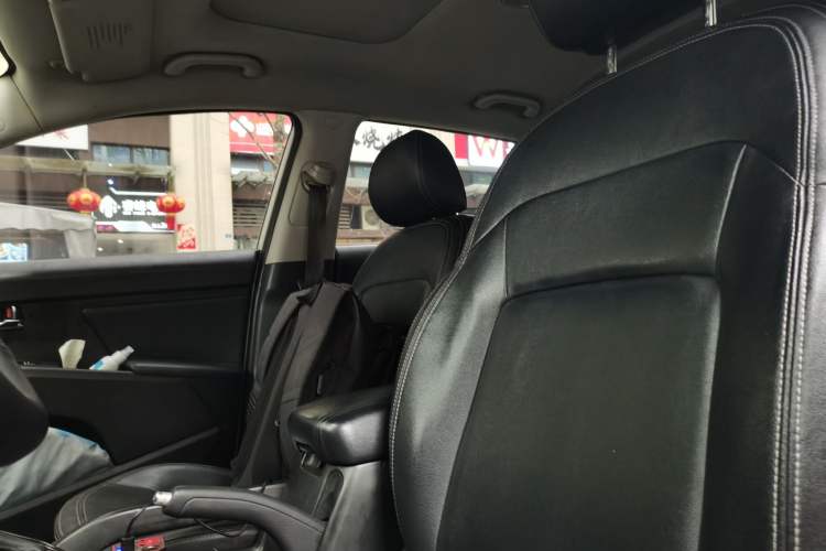 Used Kia Sportage R 2014 2.0L Automatic Two-Wheel Drive GLS Trim
