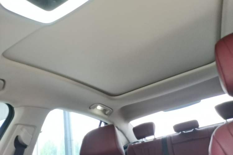Used Hongqi H5 2025 2.0T Automatic Flag Edition – 500 000 Units Commemorative Version