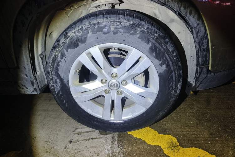 Used CHANGAN CS75 2014 2.0L Manual Leading Version China IV Standard Right Front Wheel Hub