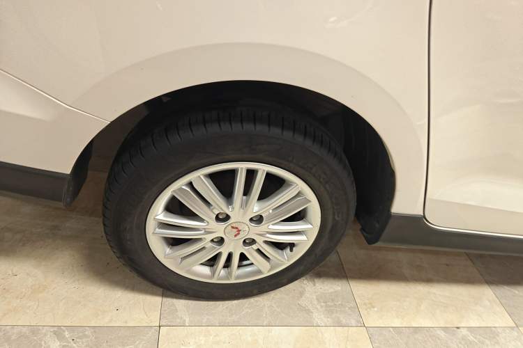 Used Wuling Hongguang 2015 1.5L S1 Comfort China V Standard Right Rear Wheel Hub