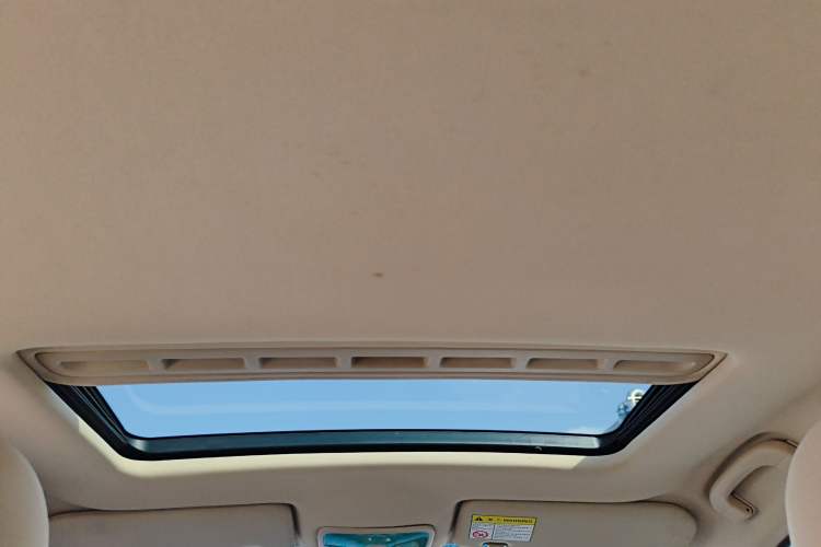 Used Roewe 350 2015 1.5L Manual Luxury Sunroof Edition
