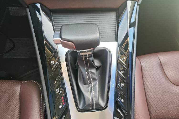 Used TRAUM S70 2018 1.5T Automatic Luxury Model 5 Seats
