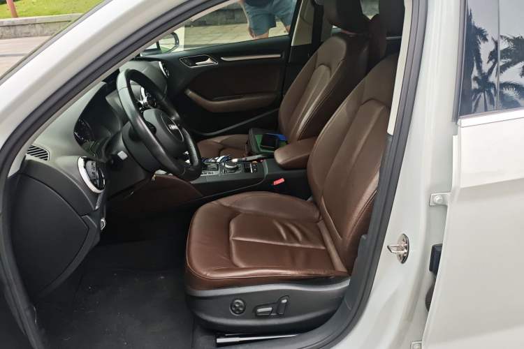 Used Audi A3 2016 Limousine 35 TFSI Style Edition Left Front Seat