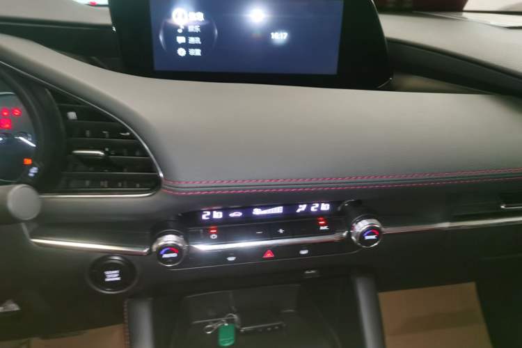 Used Mazda 3 Axela 2023 2.0L Automatic ZhiZhen Edition Audio And AC Panel