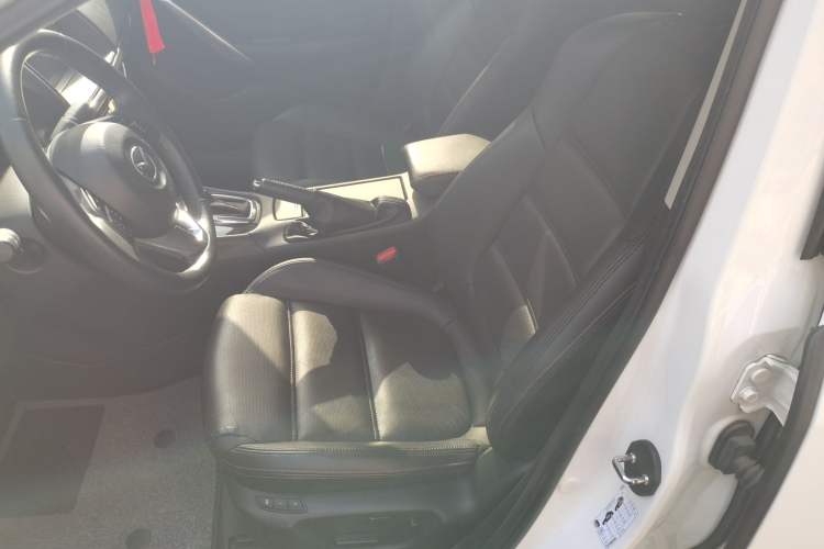 Used Mazda Atenza 2015 2.0L Blue Sky Luxury Edition
