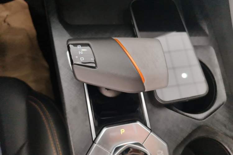 Used CHANGAN UNI-V 2022 1.5T Prestige Version Gear Lever