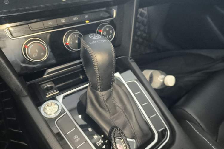 Used Volkswagen Magotan 2020 280TSI DSG Comfort Edition Gear Lever